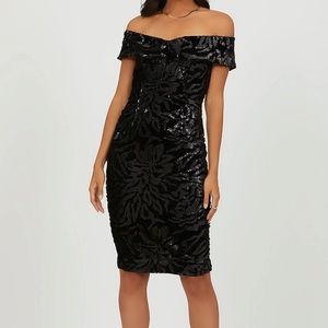 Off-The-Shoulder Sweetheart Occasion Velvet Sheath-Dress